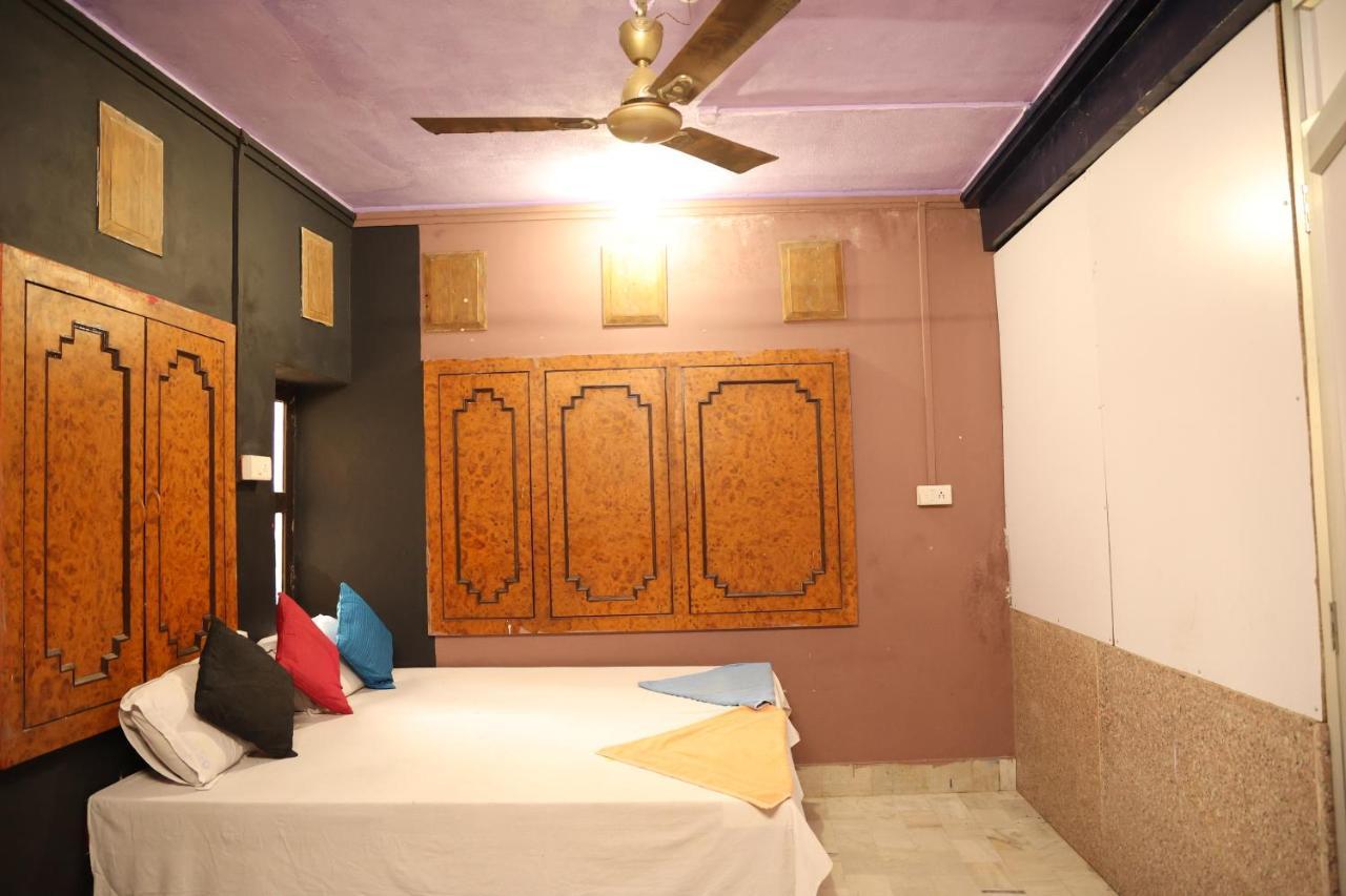 Santkripa Backpackers 400 Mtr From Railway Station Pansiyon Jodhpur  Dış mekan fotoğraf